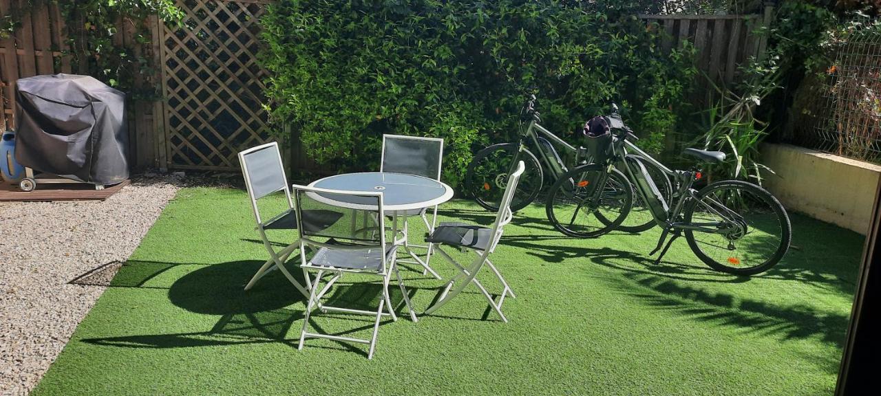 Au Coeur Du Village Saint-Cyr-sur-Mer Eksteriør billede